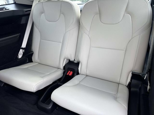 Used 2020 Volvo XC90 T6 Momentum AWD/4WD image 16