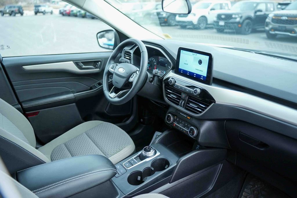 Certified 2022 Ford Escape SE w/ SE Sport Appearance Package image 13