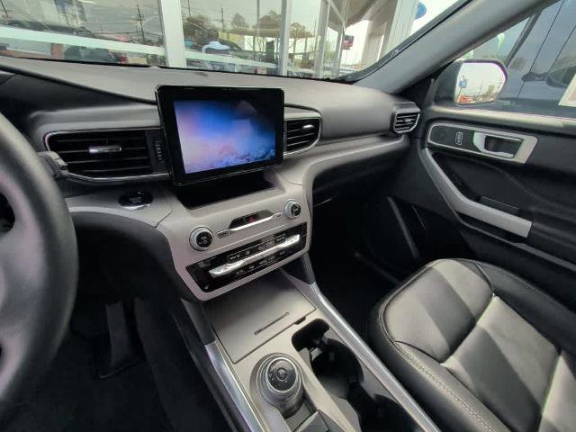 Certified 2023 Ford Explorer XLT w/ Equipment Group 202A image 18