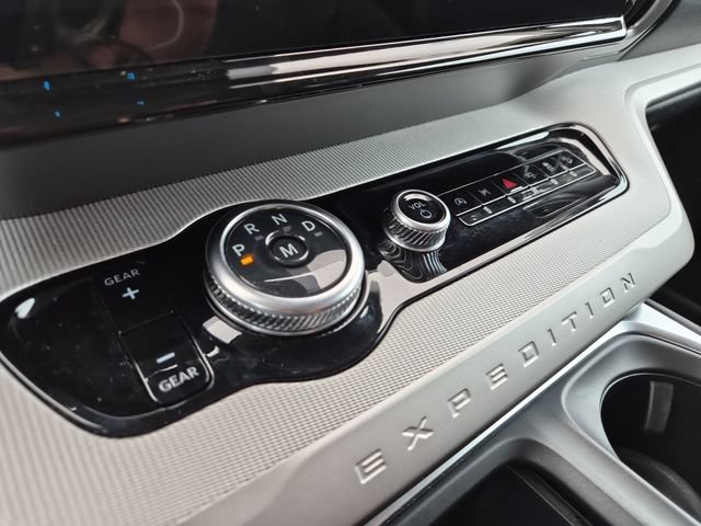 Certified 2025 Ford Expedition Max Active AWD/4WD image 18