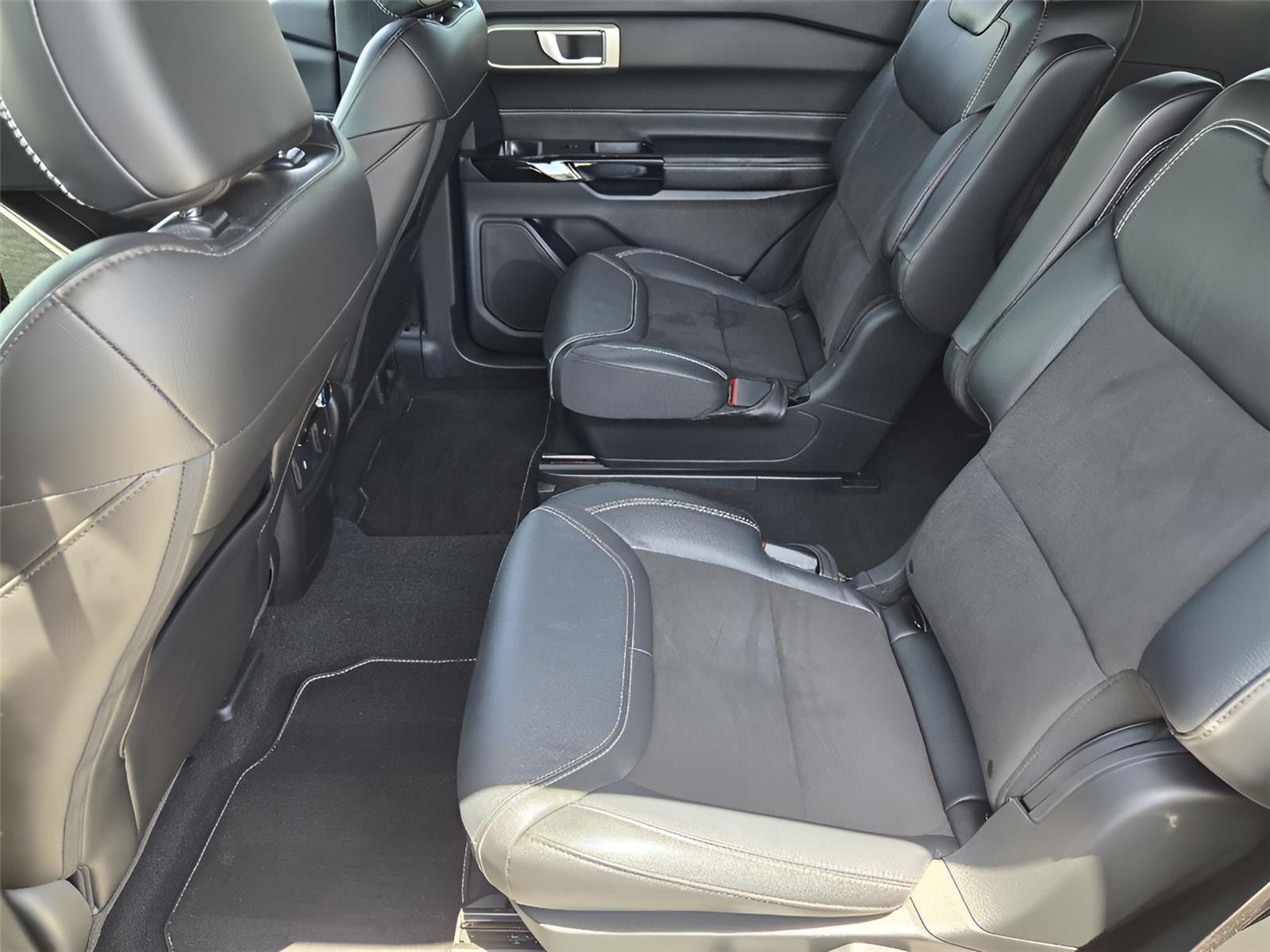 Certified 2023 Ford Explorer ST w/ ST Street Pack RWD image 27