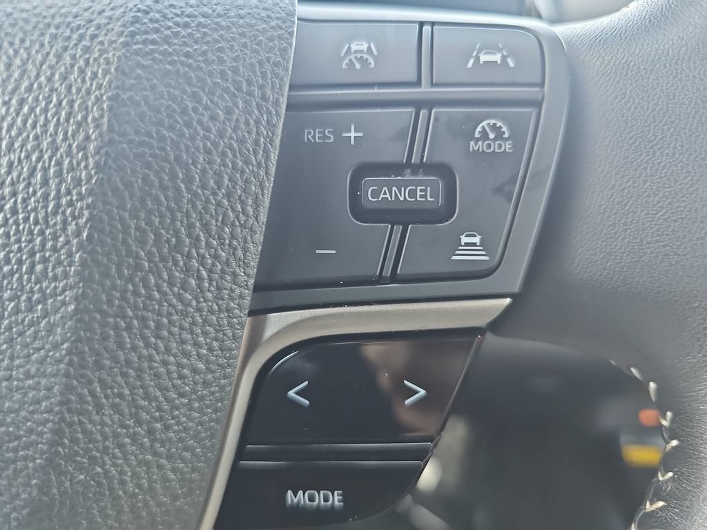 Used 2025 Toyota Camry SE FWD image 17
