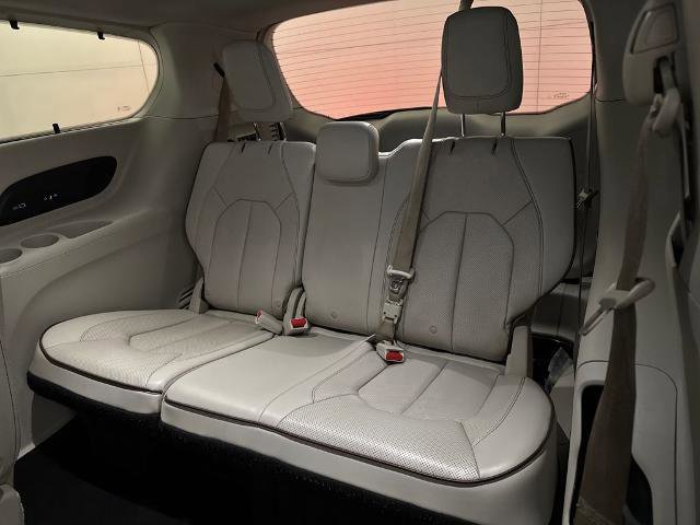Used 2020 Chrysler Pacifica Limited w/ Advanced Safetytec Group image 35