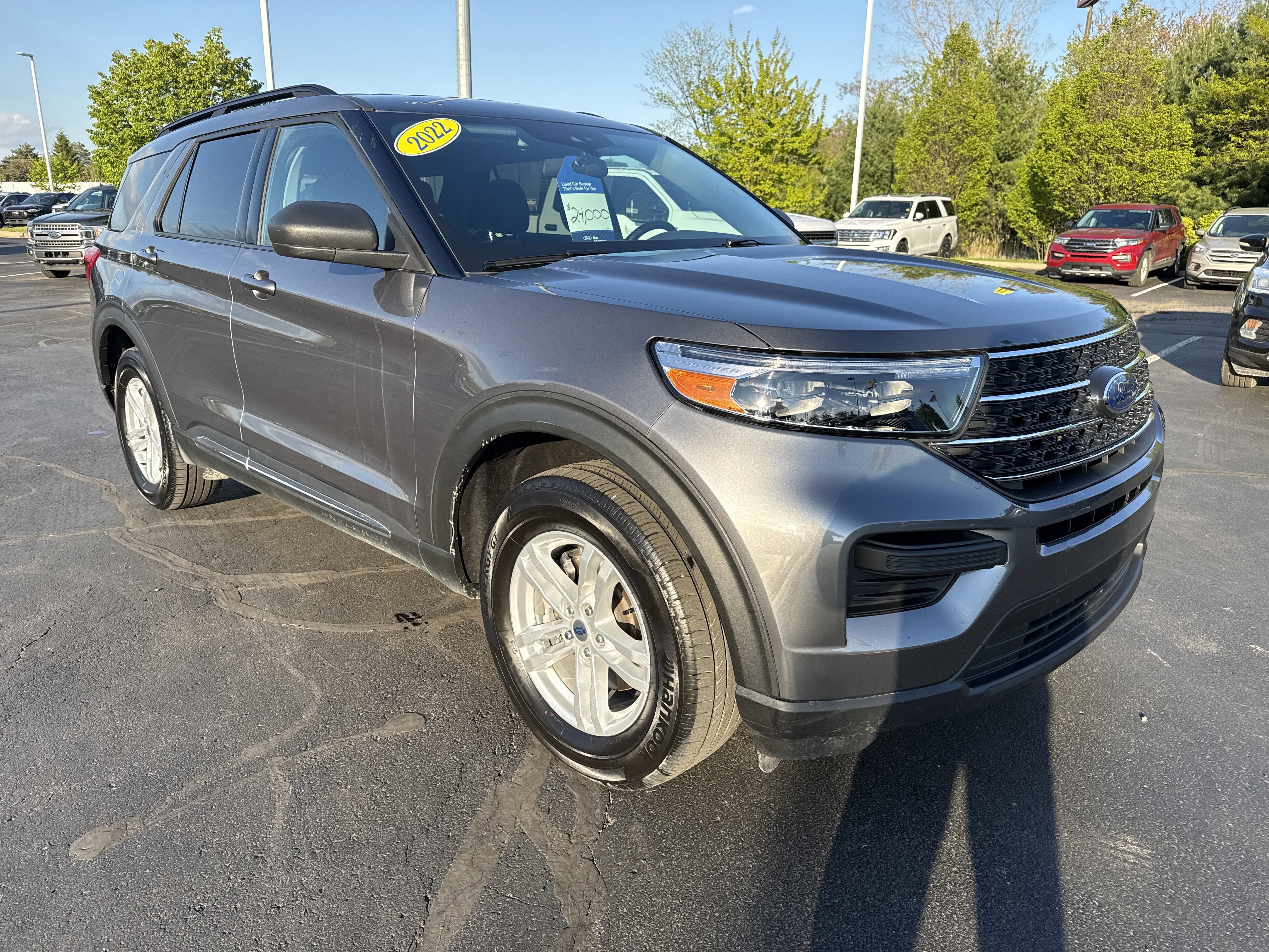 Certified 2022 Ford Explorer XLT w/ Class IV Trailer Tow Package AWD/4WD image 11
