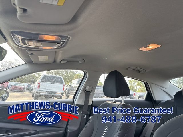 Used 2023 Hyundai Elantra SEL FWD image 11
