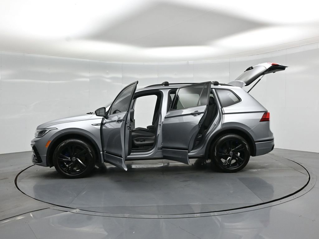 Used 2023 Volkswagen Tiguan SE R-Line FWD image 53