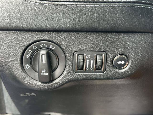 Used 2019 Dodge Charger SXT w/ Plus Group AWD/4WD image 26