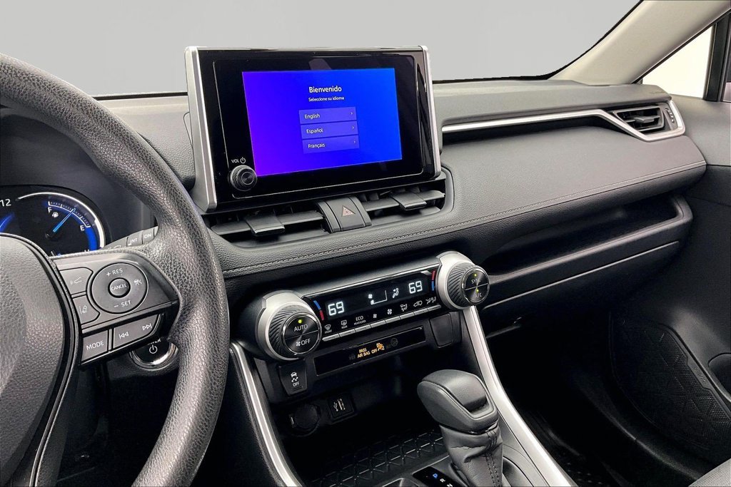 Used 2025 Toyota RAV4 XLE AWD/4WD image 6