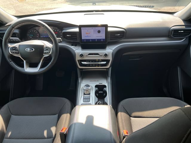 Certified 2023 Ford Explorer XLT RWD image 28