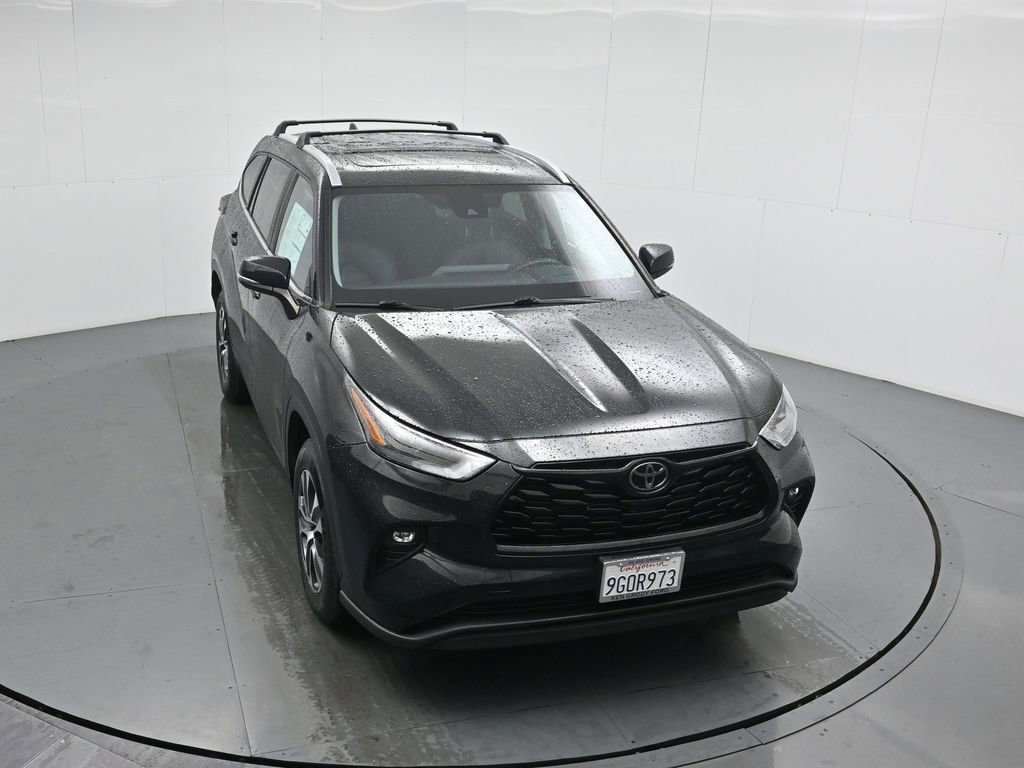 Used 2023 Toyota Highlander XLE image 42