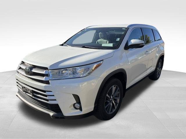 Used 2019 Toyota Highlander XLE AWD/4WD image 4