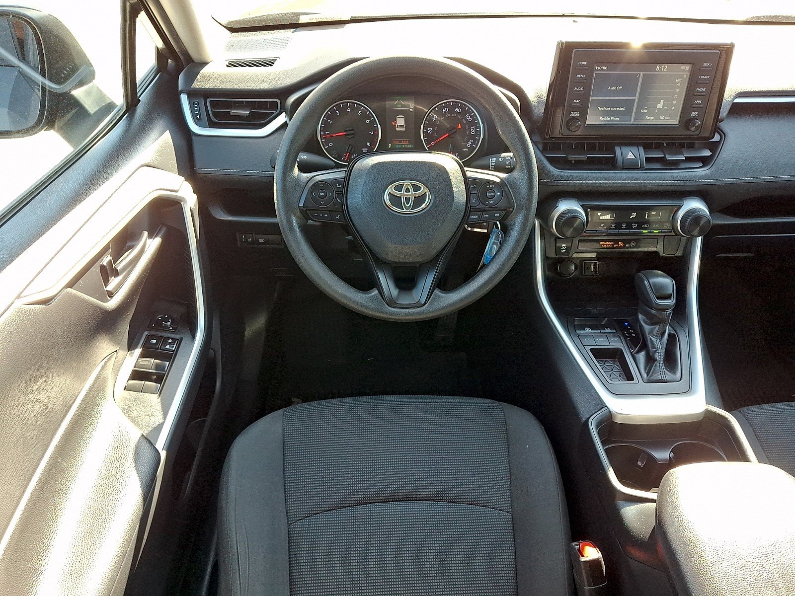 Used 2019 Toyota RAV4 LE FWD image 10