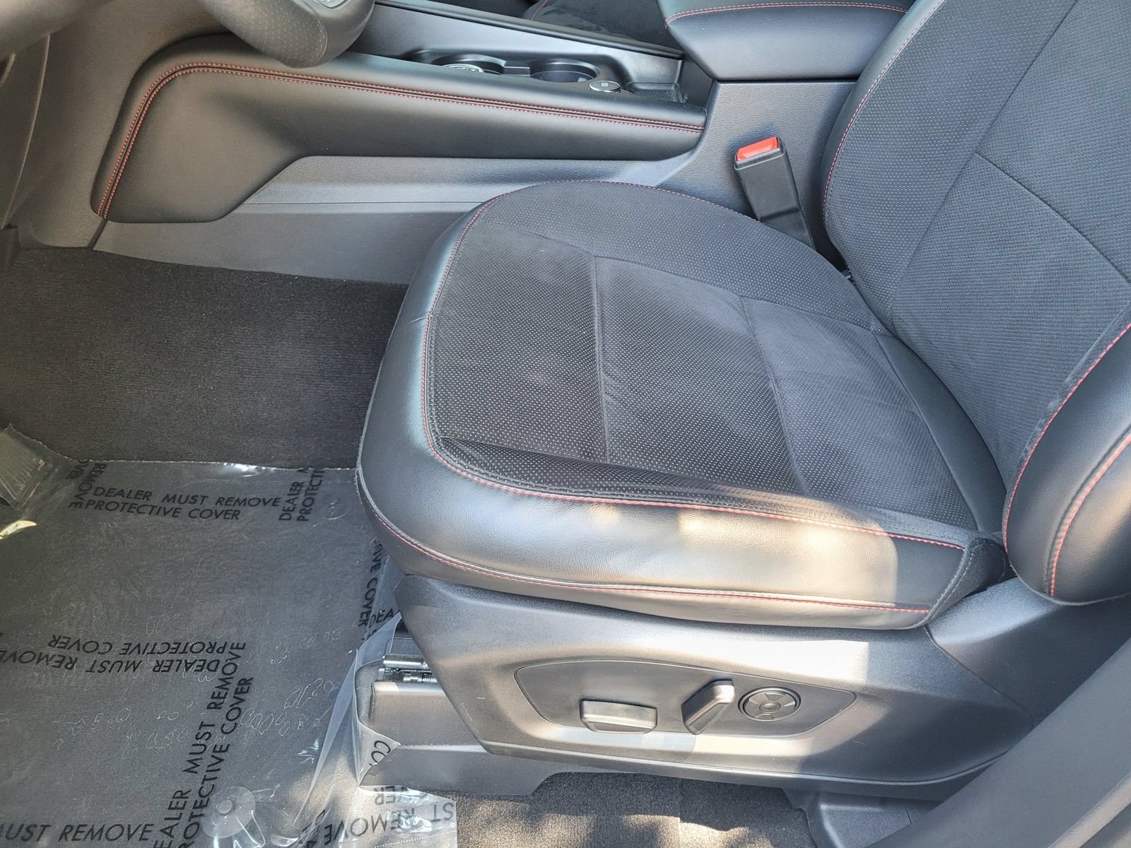 Certified 2025 Ford Explorer ST AWD/4WD image 23