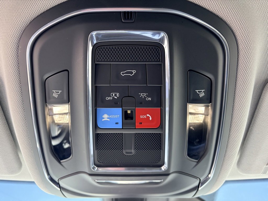 Used 2024 Jeep Grand Cherokee L Limited w/ MOPAR Finishing Package image 18