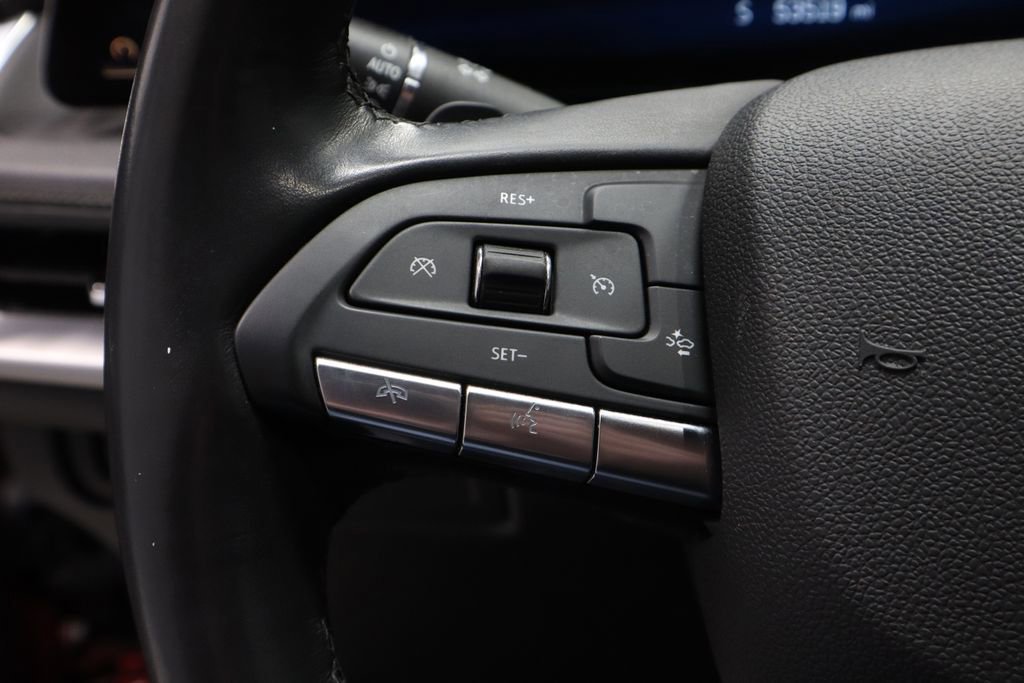 Used 2024 Cadillac XT4 Premium Luxury image 30