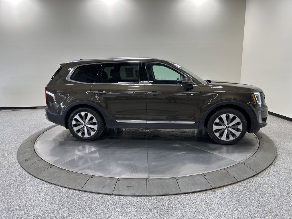 Used 2020 Kia Telluride EX w/ EX Premium Package AWD/4WD image 6