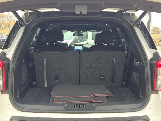 Certified 2023 Ford Explorer ST-Line w/ Class IV Trailer Tow Package image 17