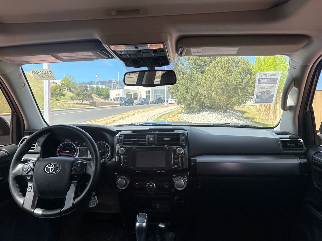 Used 2018 Toyota 4Runner TRD Off-Road Premium AWD/4WD image 33