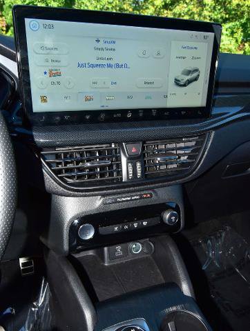 Certified 2023 Ford Escape ST-Line w/ Tech Pack #1 AWD/4WD image 19