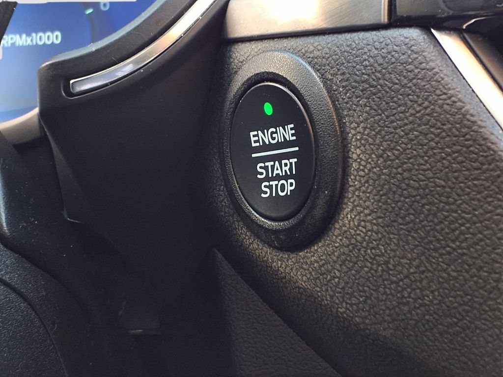 Certified 2022 Ford Escape Titanium AWD/4WD image 13