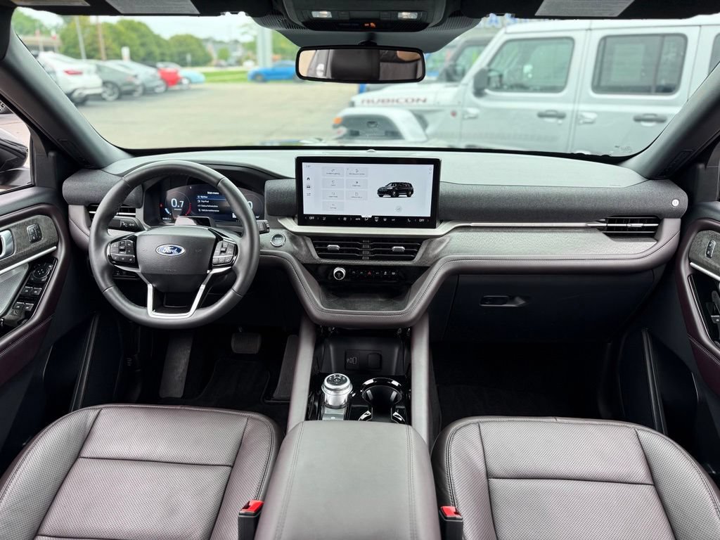 Certified 2026 Ford Explorer Platinum w/ LUX Leather Package AWD/4WD image 2