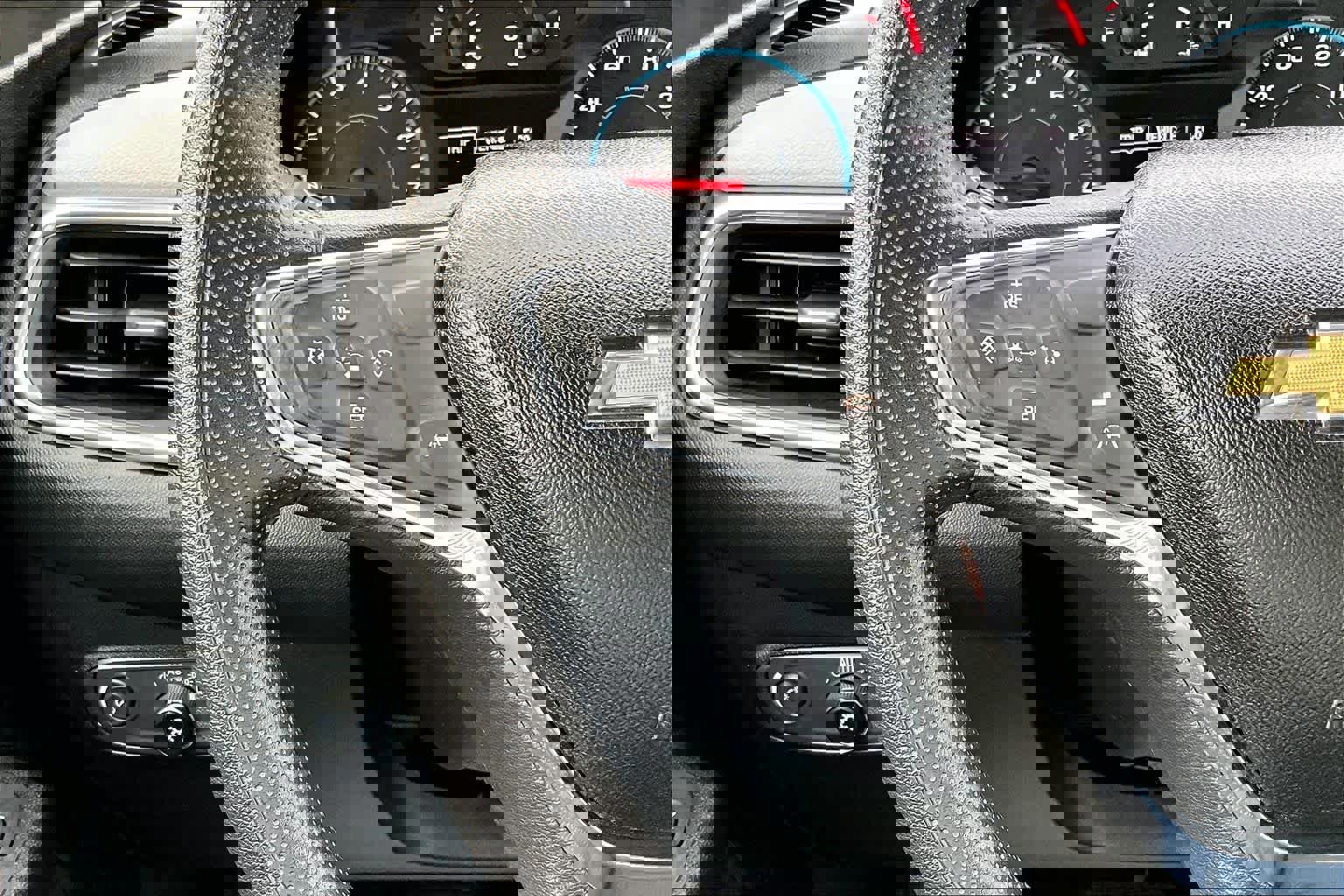 Used 2020 Chevrolet Equinox LS w/ LS Convenience Package image 24