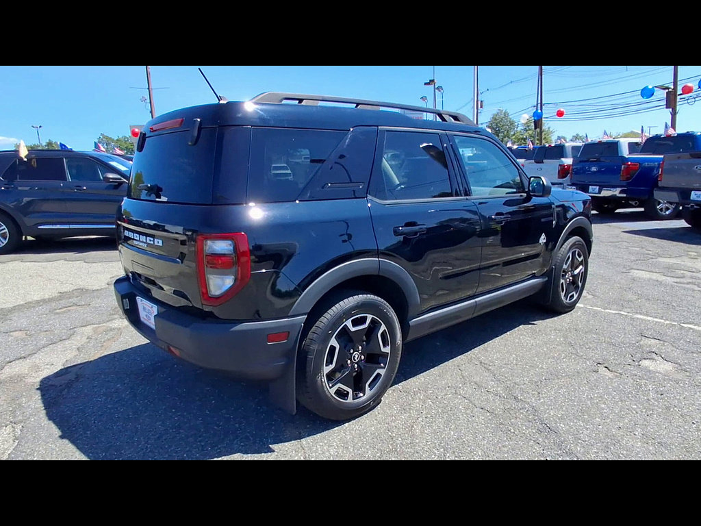Certified 2023 Ford Bronco Sport Outer Banks w/ Tech Package AWD/4WD image 8