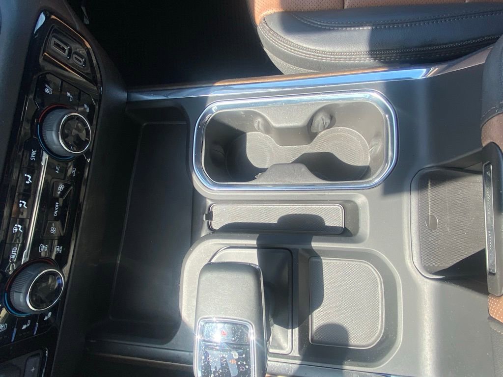 Used 2023 Chevrolet Silverado 1500 High Country w/ Technology Package AWD/4WD image 19