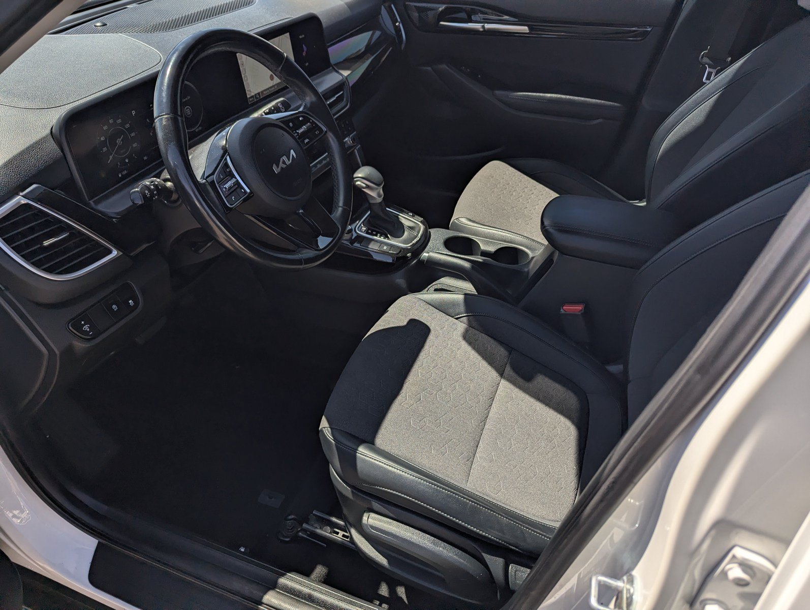 Used 2024 Kia Seltos S FWD image 9