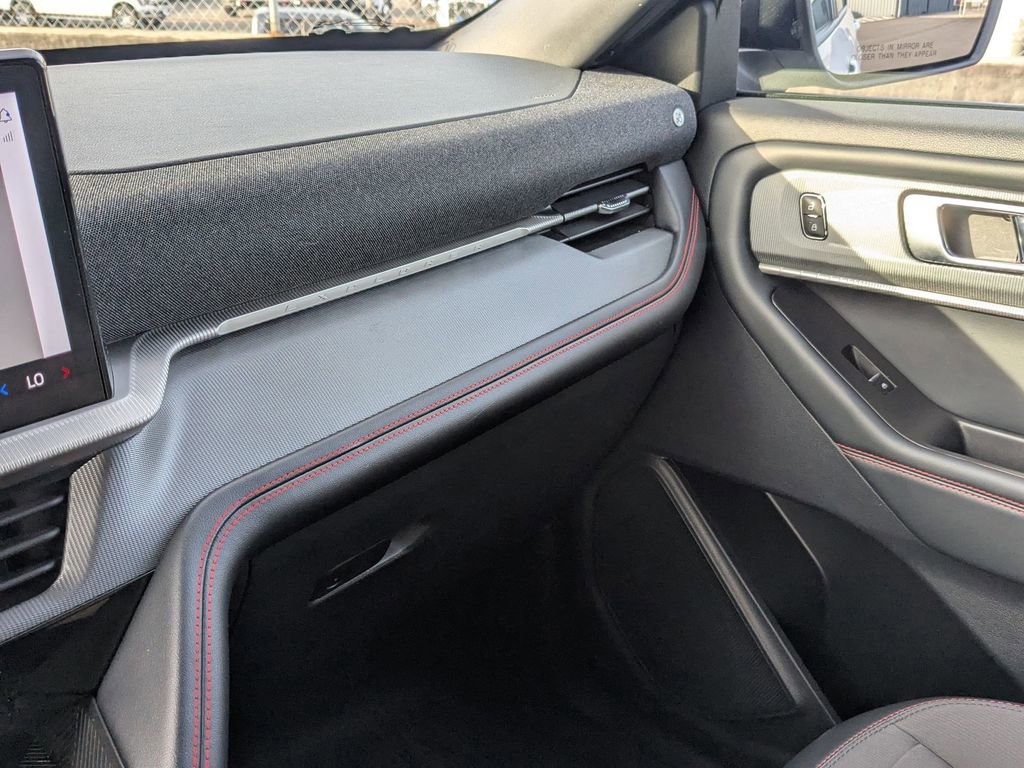 Certified 2025 Ford Explorer ST-Line w/ Premium Package image 19