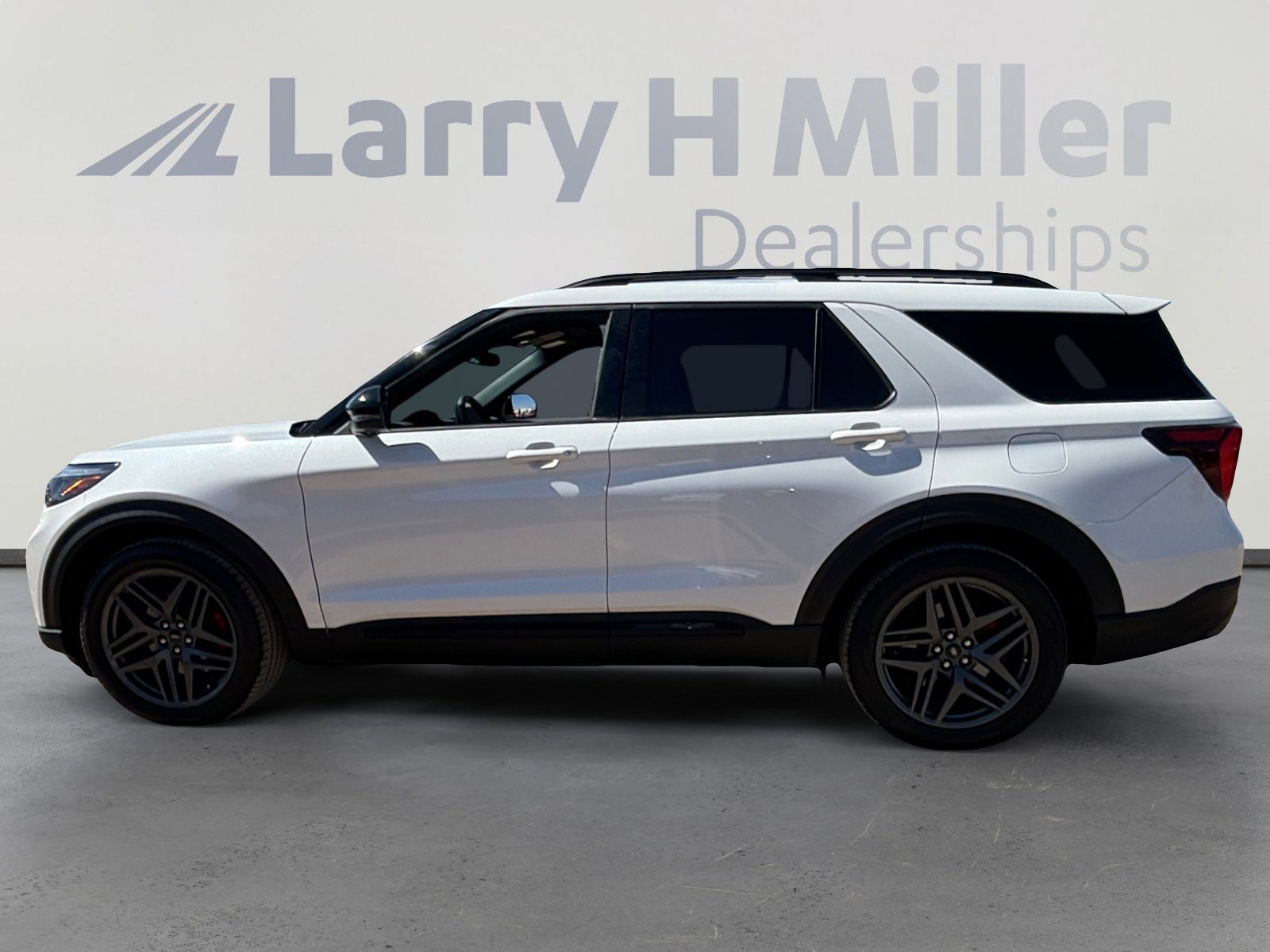 Certified 2026 Ford Explorer ST w/ Sun And Sound Package image 2