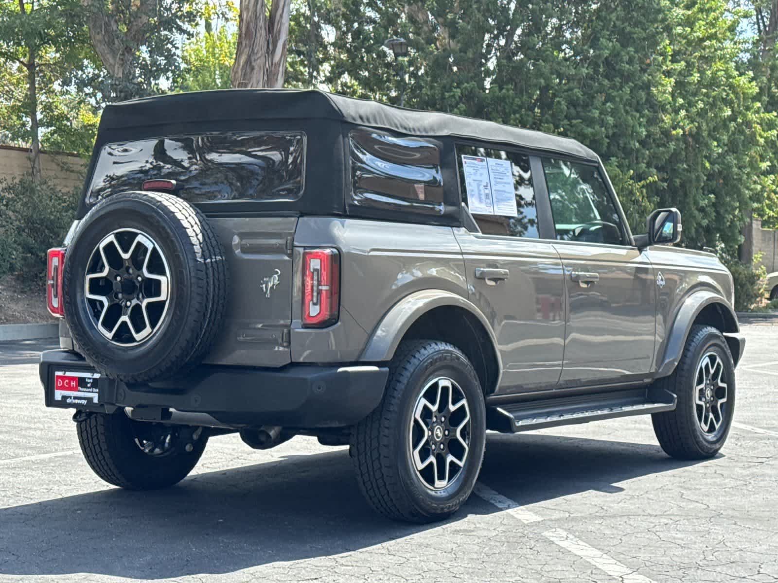 Certified 2025 Ford Bronco Outer Banks AWD/4WD image 2