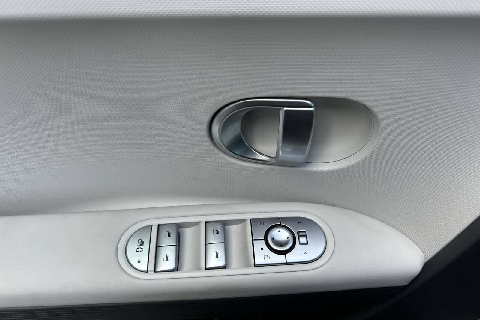Used 2024 Hyundai Ioniq 5 SE RWD image 13