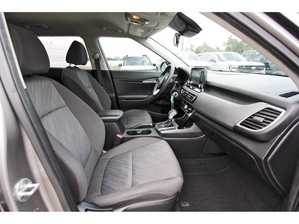 Used 2022 Kia Seltos LX AWD/4WD image 26