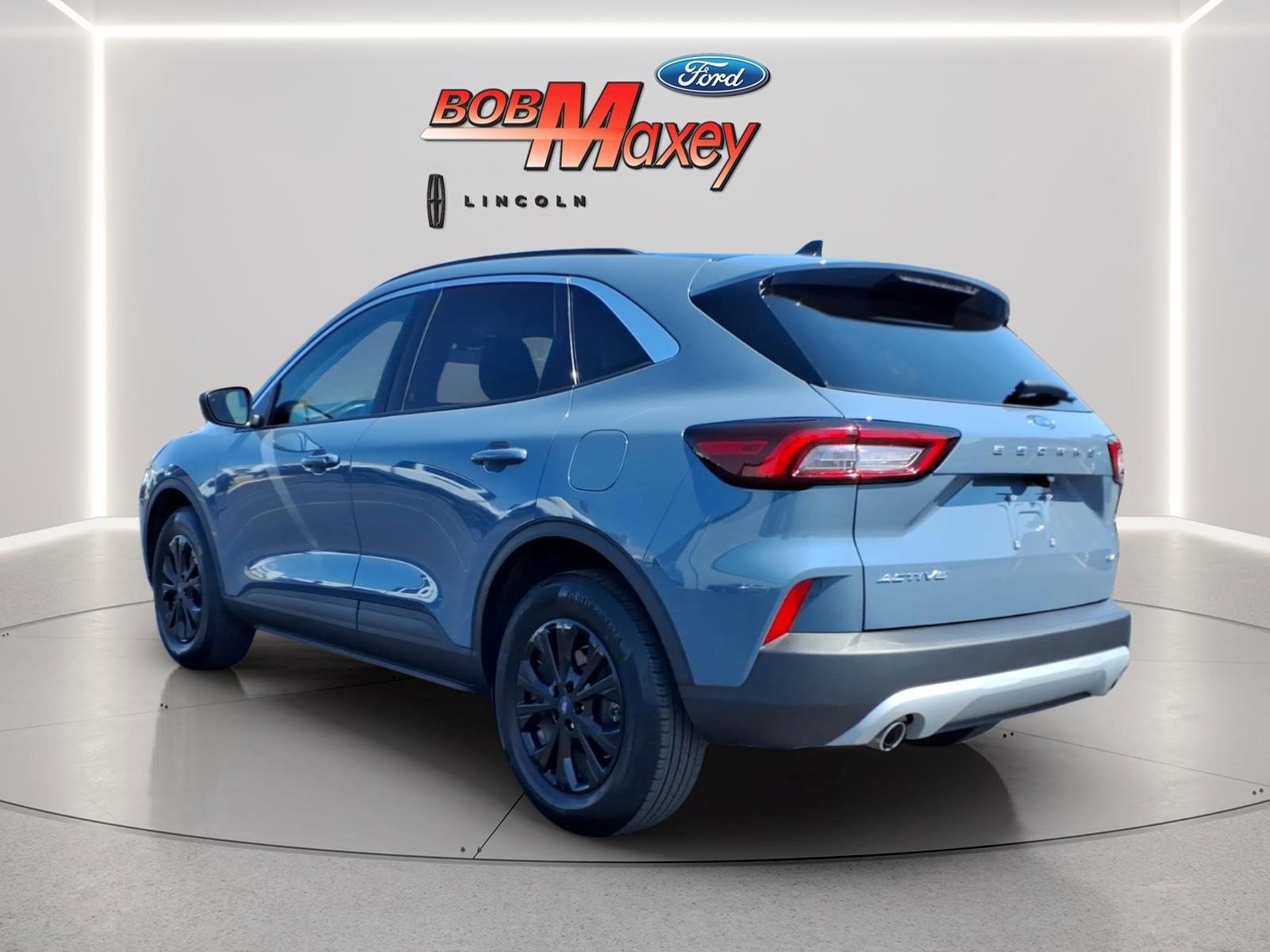 Certified 2024 Ford Escape Active AWD/4WD image 3