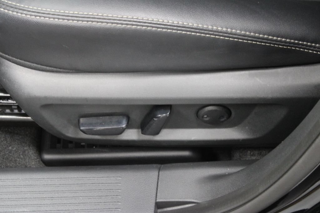 Used 2024 Nissan Rogue SL AWD/4WD image 24