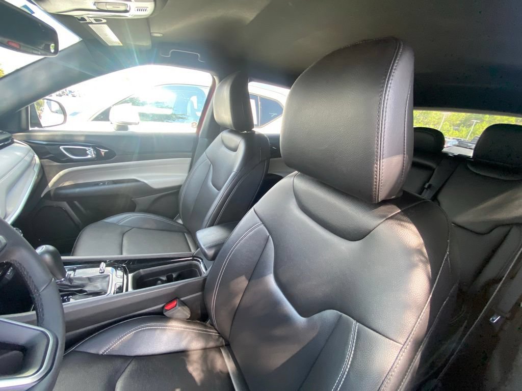 Used 2025 Jeep Compass Limited AWD/4WD image 21