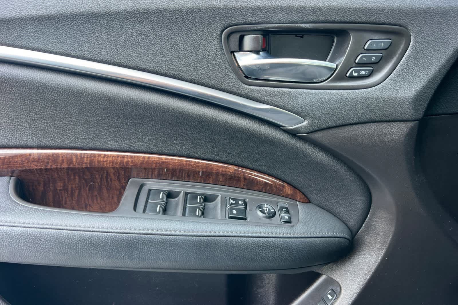 Used 2020 Acura MDX SH-AWD image 13