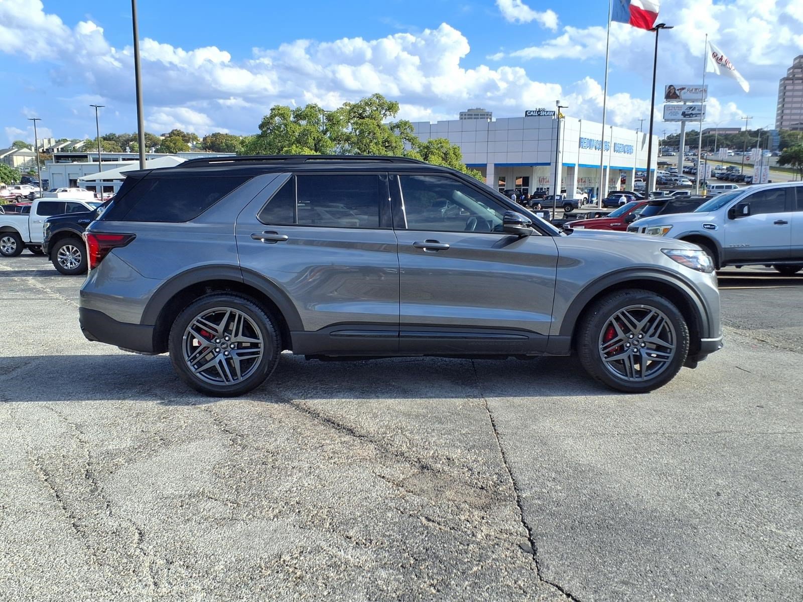 Certified 2025 Ford Explorer ST AWD/4WD image 5