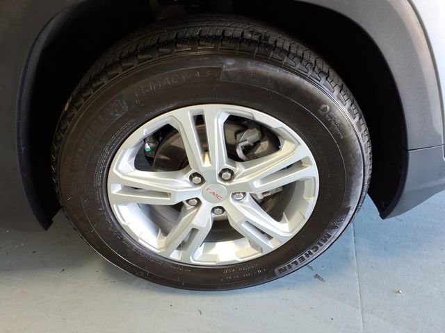 Used 2024 GMC Terrain SLE w/ Driver Convenience Package FWD image 9