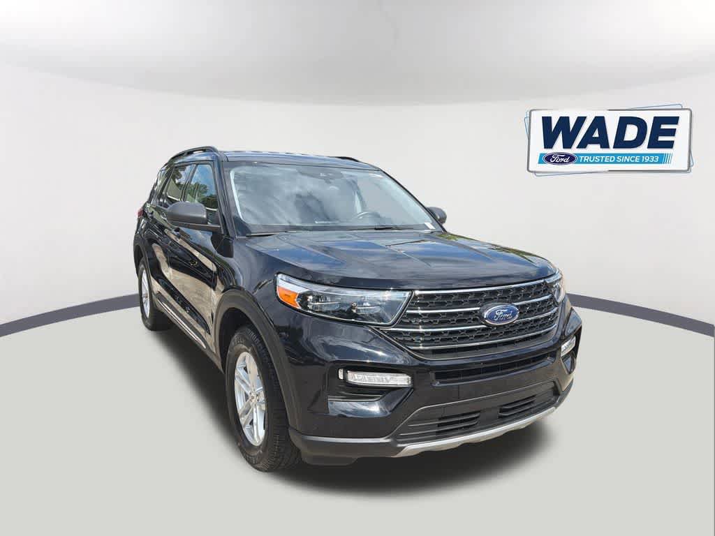 Certified 2023 Ford Explorer XLT w/ Equipment Group 202A AWD/4WD image 3