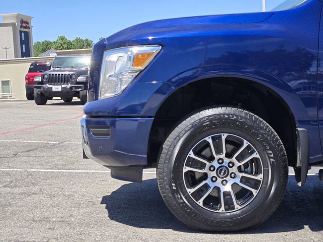 Used 2024 Nissan Titan SV w/ SV Convenience Package RWD image 9