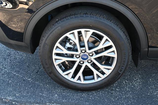 Certified 2022 Ford Escape SEL w/ Technology Package image 16