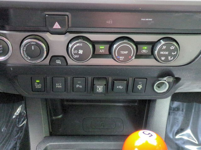 Used 2020 Toyota Tacoma TRD Off-Road w/ Technology Package AWD/4WD image 23