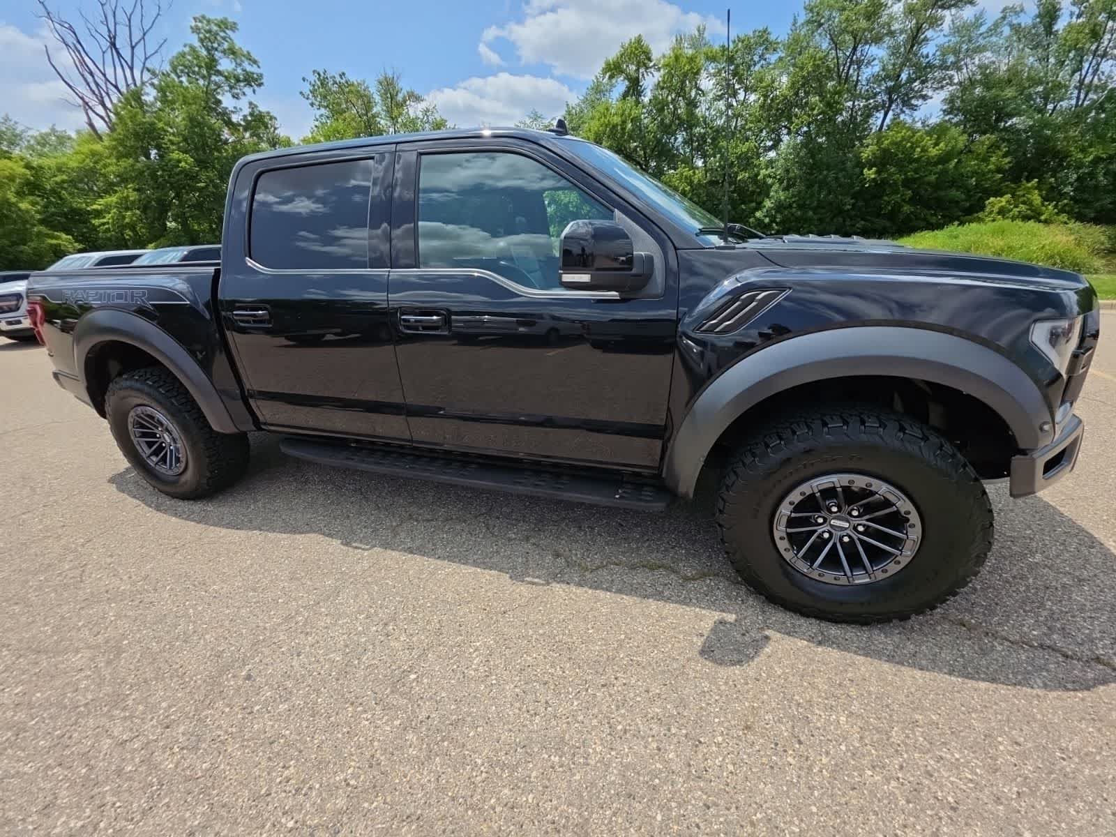 Certified 2019 Ford F150 Raptor w/ Equipment Group 802A Luxury AWD/4WD image 6