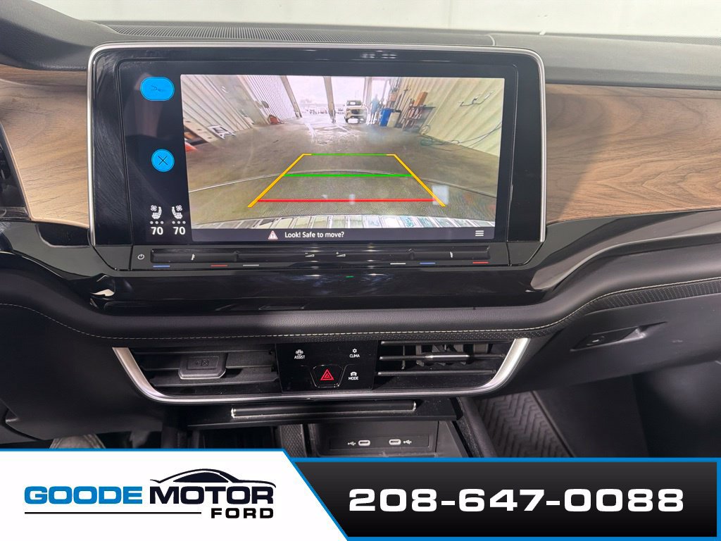 Used 2025 Volkswagen Atlas SE AWD/4WD image 16