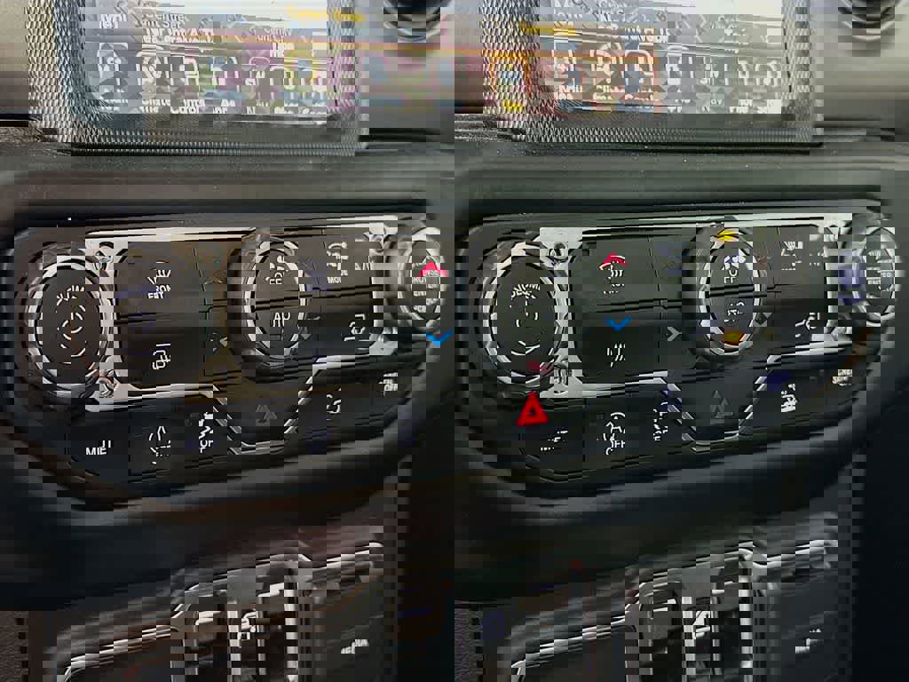 Used 2022 Jeep Wrangler Unlimited Sport image 21