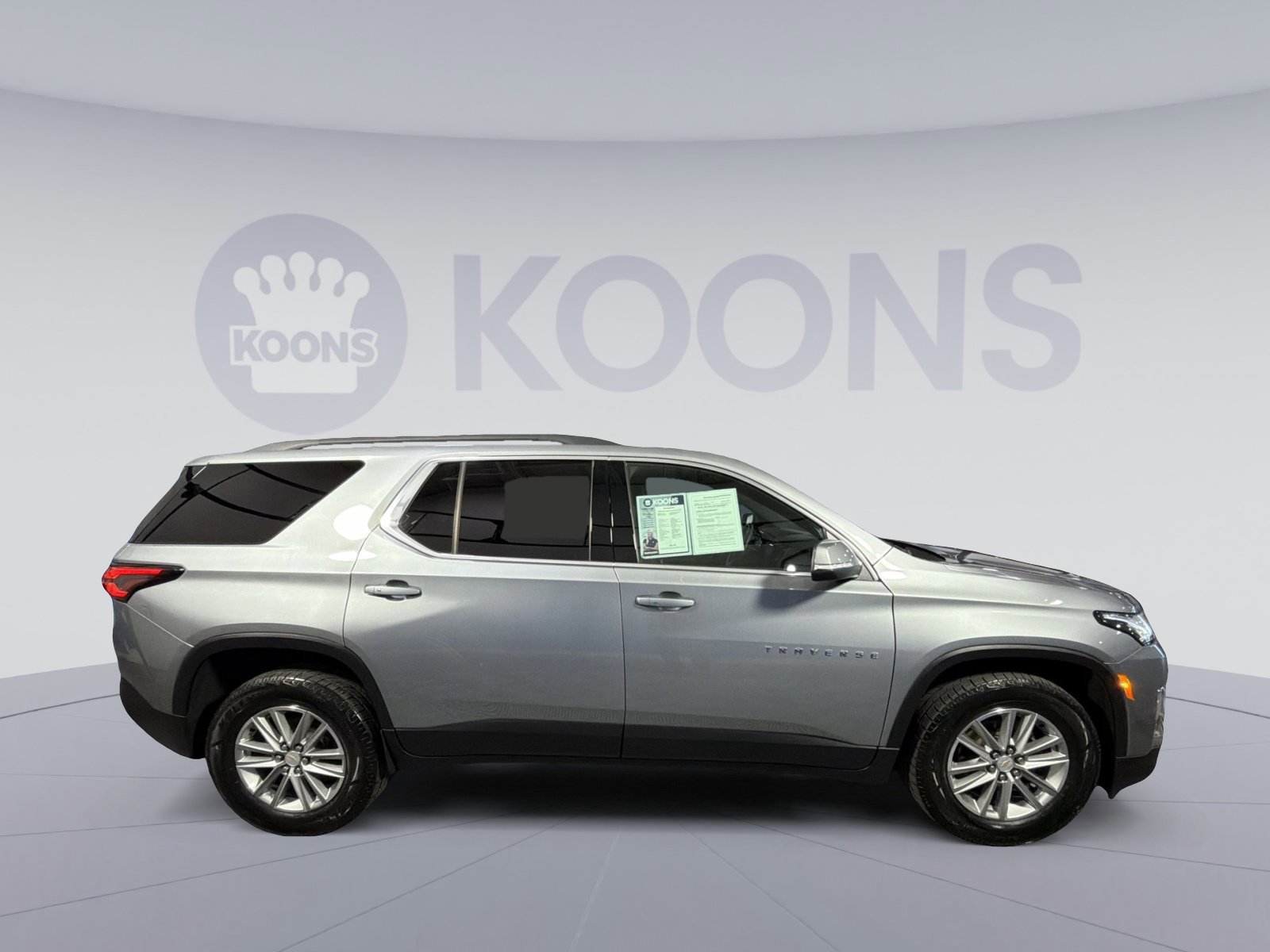 Used 2023 Chevrolet Traverse LT image 6