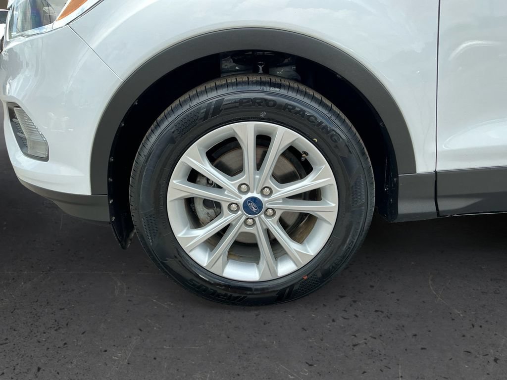 Certified 2019 Ford Escape SE FWD image 13