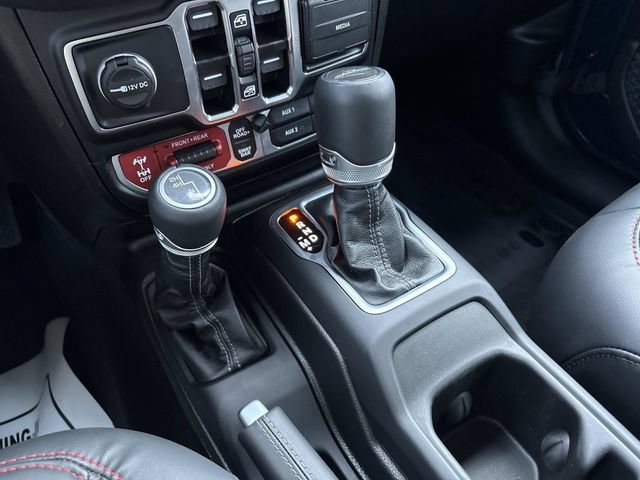 Used 2025 Jeep Gladiator Rubicon w/ Safety Group AWD/4WD image 33
